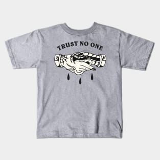 Trust no one Kids T-Shirt